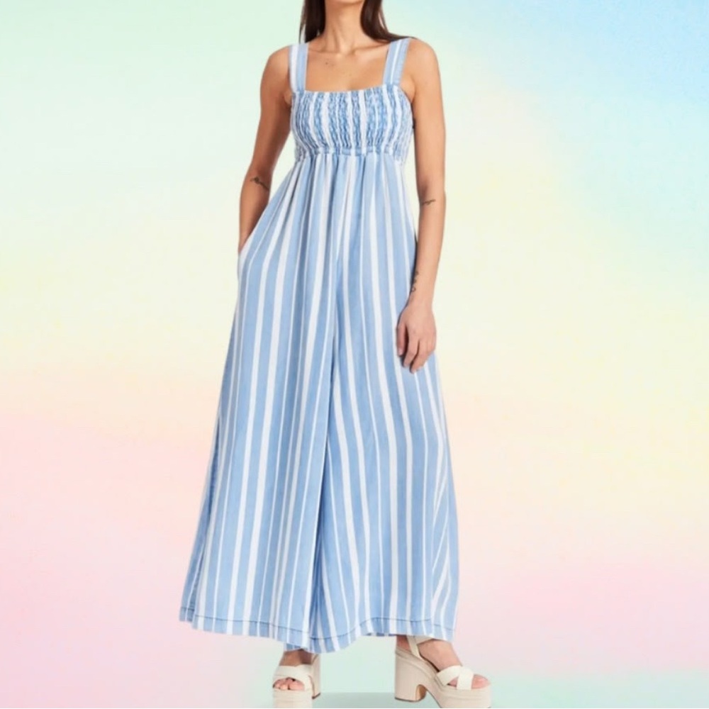 Tractr NWT 2/26 Blue and White Striped wide legged  Jumpsuit